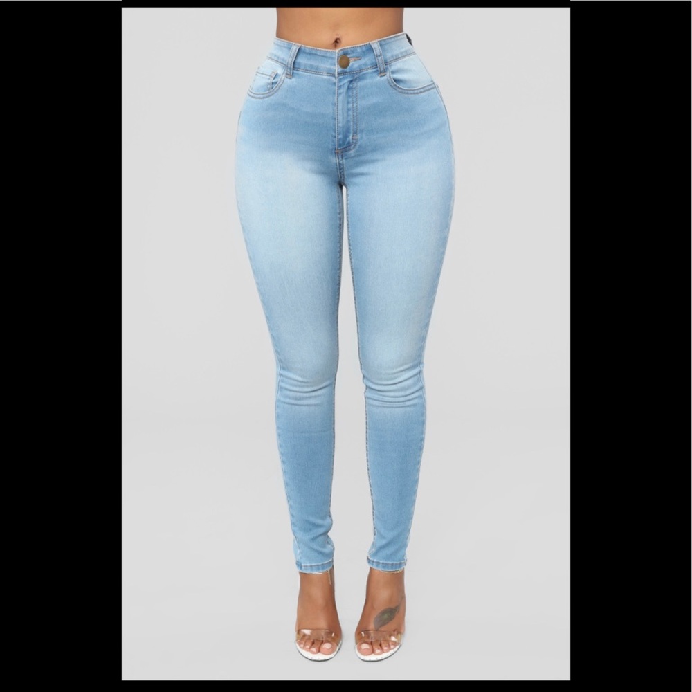 NWOT SIZE 18 Fashion Nova Skinny Jeans!